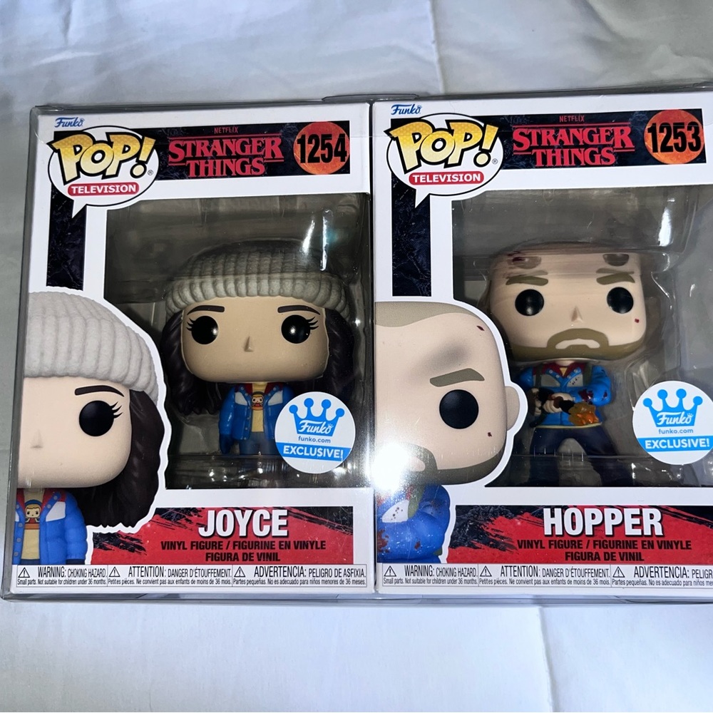 Joyce and Hopper Funko Pop